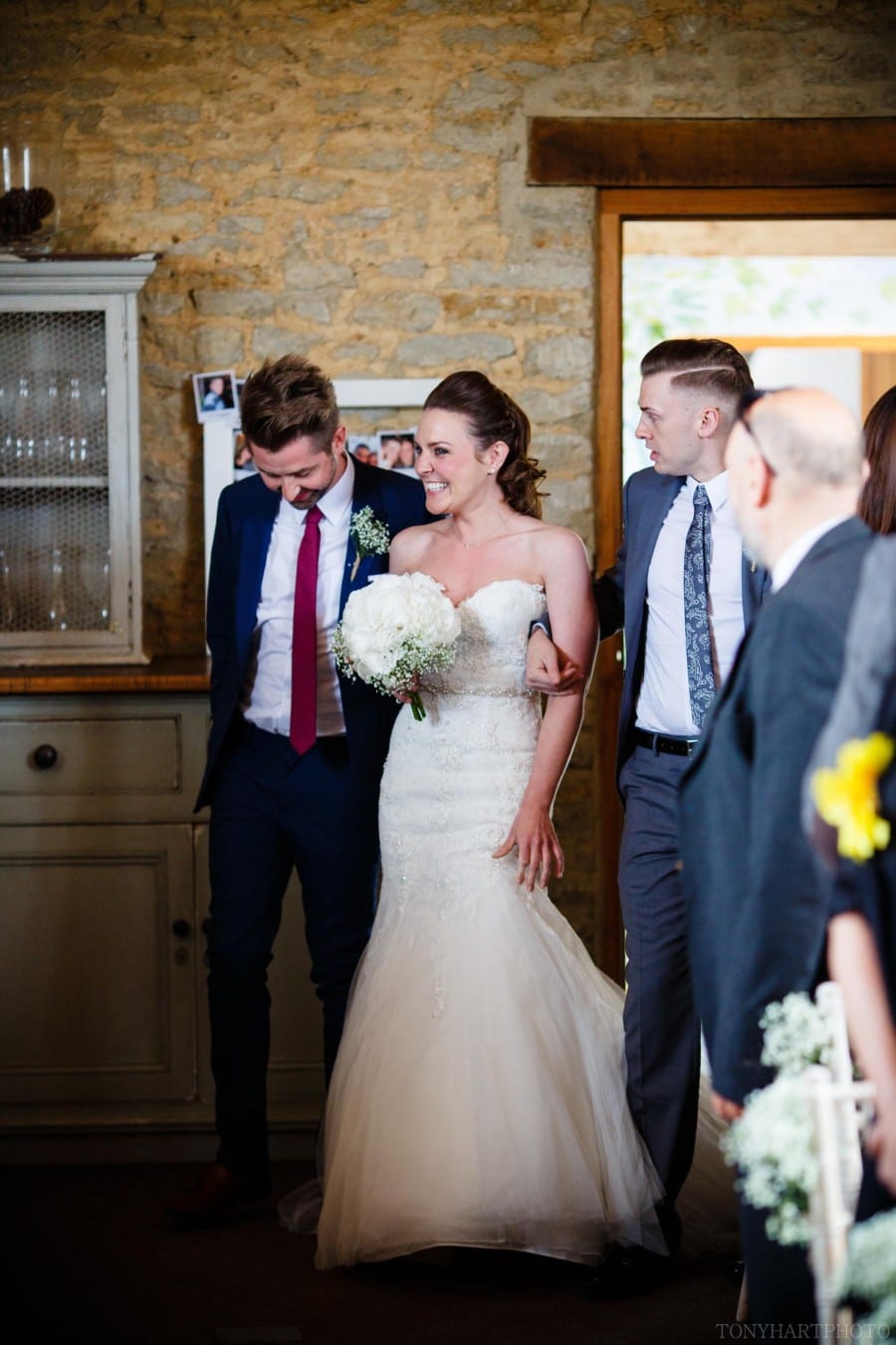 stratton_court_barn_wedding-vc-032