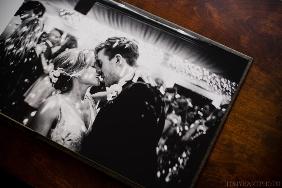 Dancefloor kiss detail