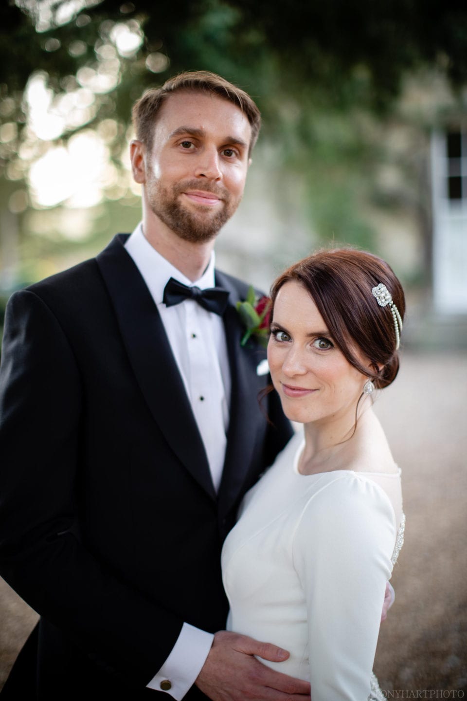 Northbrook Park Wedding Photography - Relaxed portraits outside in the sunshine